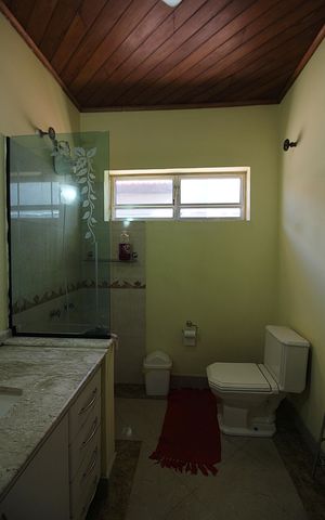 Casa à venda com 380m², 3 quartos e 4 vagasBanheiro Social 1