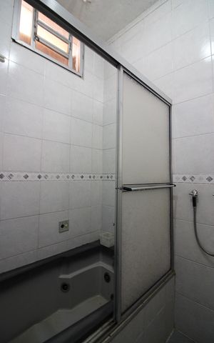 Casa à venda com 380m², 3 quartos e 4 vagasBanheiro Social 2