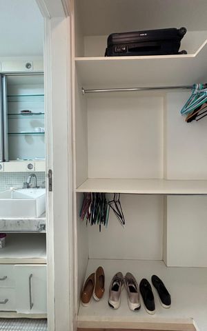 Apartamento à venda com 200m², 3 quartos e 2 vagasSuíte - armário