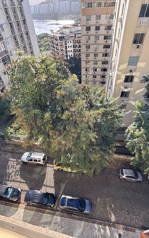 Apartamento à venda com 200m², 3 quartos e 2 vagasVaranda da Sala 1 - Vista
