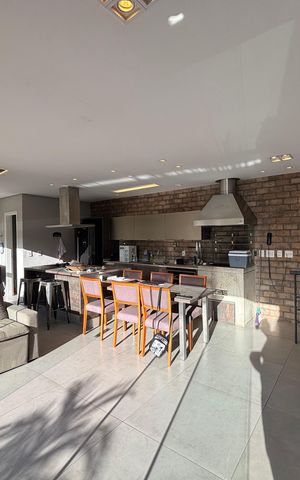 Apartamento à venda com 200m², 3 quartos e 2 vagasCozinha