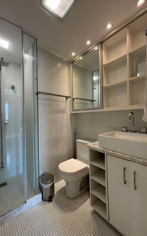 Apartamento à venda com 200m², 3 quartos e 2 vagasBanheiro social