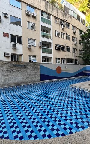 Apartamento à venda com 200m², 3 quartos e 2 vagasÁrea comum - piscina
