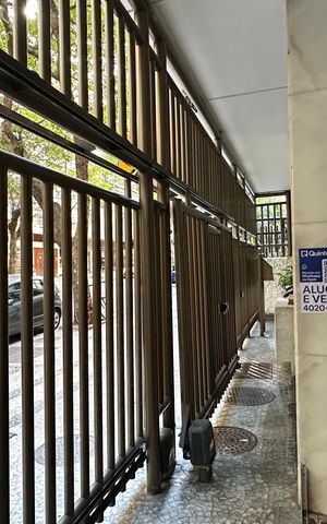 Apartamento à venda com 165m², 3 quartos e 1 vaga Apartamento à venda com 165m², 3 quartos e 1 vagaPlaquinha