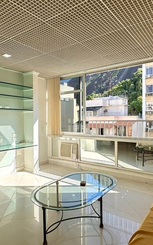 Apartamento à venda com 165m², 3 quartos e 1 vaga Apartamento à venda com 165m², 3 quartos e 1 vagaSala