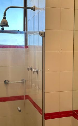 Apartamento à venda com 165m², 3 quartos e 1 vaga Apartamento à venda com 165m², 3 quartos e 1 vagaBanheiro