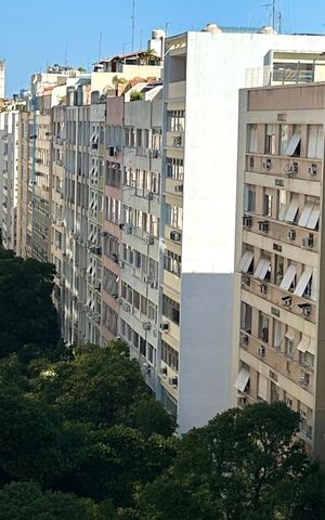 Apartamento à venda com 165m², 3 quartos e 1 vaga Apartamento à venda com 165m², 3 quartos e 1 vagaSala