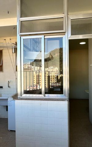 Apartamento à venda com 165m², 3 quartos e 1 vaga Apartamento à venda com 165m², 3 quartos e 1 vagaÁrea de Serviço
