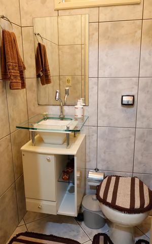 Casa à venda com 215m², 3 quartos e 4 vagas Casa à venda com 215m², 3 quartos e 4 vagasLavabo
