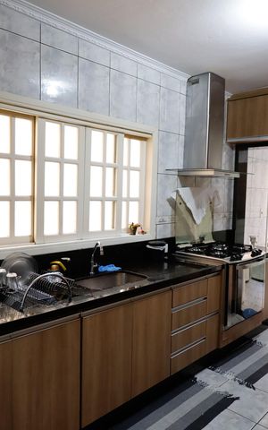 Casa à venda com 215m², 3 quartos e 4 vagas Casa à venda com 215m², 3 quartos e 4 vagasCozinha