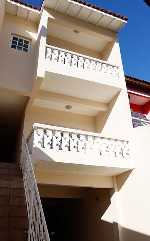 Casa à venda com 215m², 3 quartos e 4 vagas Casa à venda com 215m², 3 quartos e 4 vagasÁrea comum