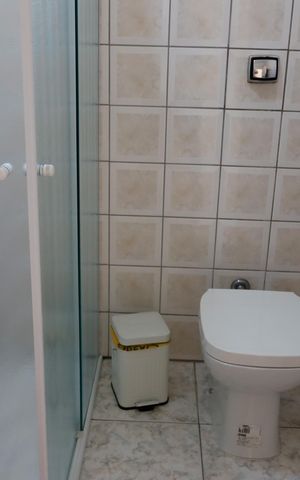 Casa à venda com 215m², 3 quartos e 4 vagas Casa à venda com 215m², 3 quartos e 4 vagasBanheiro Social