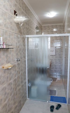 Casa à venda com 215m², 3 quartos e 4 vagas Casa à venda com 215m², 3 quartos e 4 vagasBanheiro da Suíte