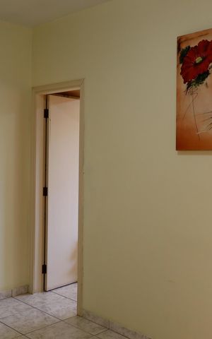 Casa à venda com 215m², 3 quartos e 4 vagas Casa à venda com 215m², 3 quartos e 4 vagasEscritório
