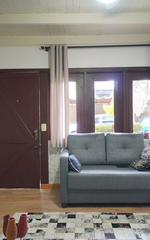Casa de condomínio à venda com 90m², 2 quartos e 2 vagasSala