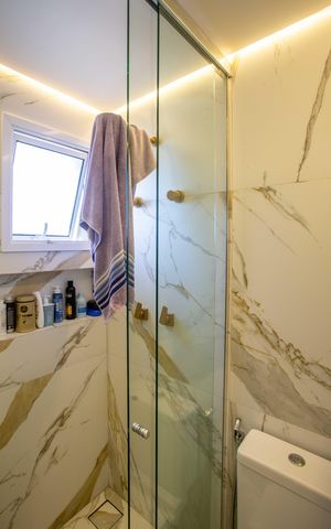 Apartamento à venda com 61m², 2 quartos e 2 vagasBanheiro da Suíte