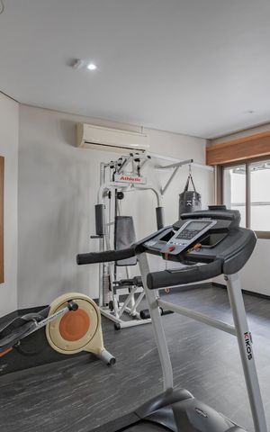 Apartamento à venda com 209m², 3 quartos e 3 vagas Apartamento à venda com 209m², 3 quartos e 3 vagasÁrea comum - Academia