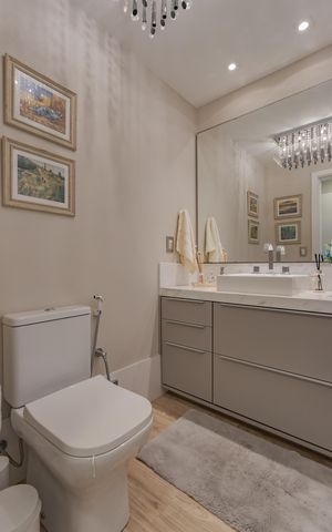 Apartamento à venda com 209m², 3 quartos e 3 vagas Apartamento à venda com 209m², 3 quartos e 3 vagasBanheiro 1