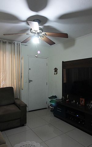 Casa à venda com 94m², 2 quartos e 1 vagaSala