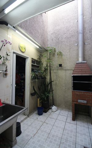 Casa à venda com 94m², 2 quartos e 1 vagaÁrea de Serviço e Churrasqueira