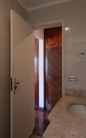 Apartamento à venda com 136m², 2 quartos e 3 vagasBanheiro da Suíte