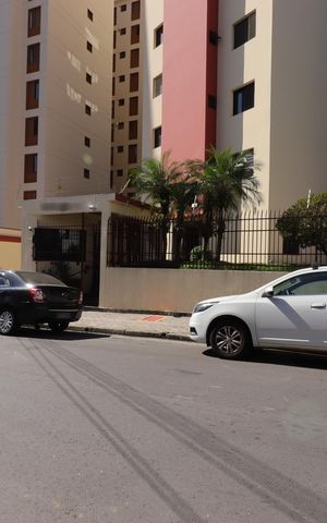 Apartamento à venda com 136m², 2 quartos e 3 vagasFachada