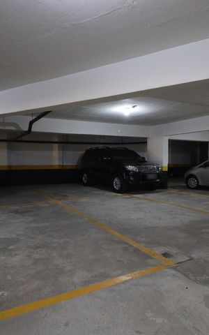 Apartamento à venda com 136m², 2 quartos e 3 vagasÁrea Comum - Estacionamento