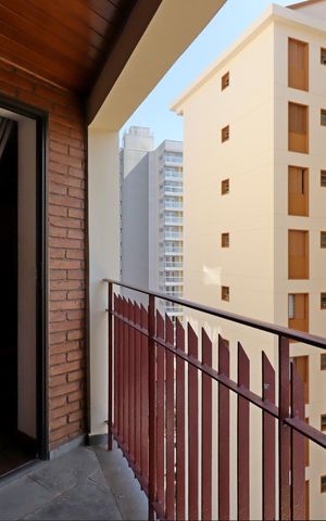 Apartamento à venda com 136m², 2 quartos e 3 vagasSacada da Sala 