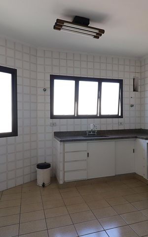 Apartamento à venda com 136m², 2 quartos e 3 vagasCozinha