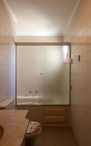 Apartamento à venda com 136m², 2 quartos e 3 vagasBanheiro da Suíte