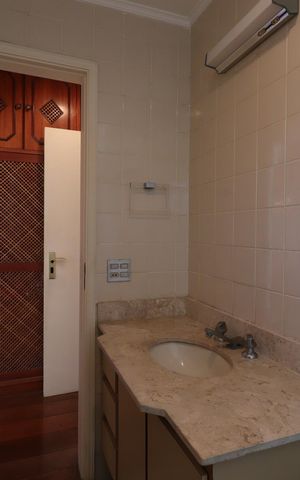Apartamento à venda com 136m², 2 quartos e 3 vagasBanheiro da Suíte
