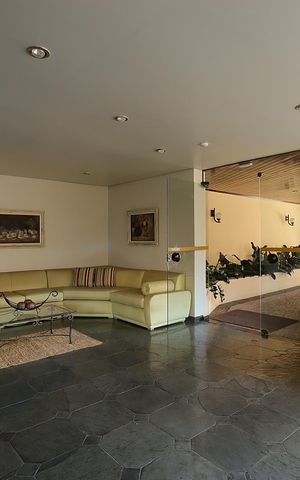Apartamento à venda com 136m², 2 quartos e 3 vagasÁrea Comum - Hall de Entrada