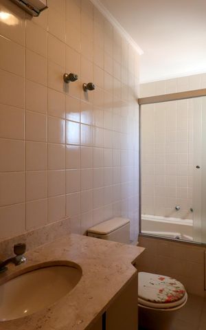 Apartamento à venda com 136m², 2 quartos e 3 vagasBanheiro da Suíte