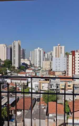 Apartamento à venda com 136m², 2 quartos e 3 vagasSacada da Sala 