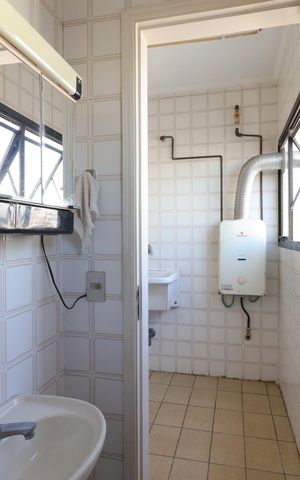Apartamento à venda com 136m², 2 quartos e 3 vagasBanheiro de Serviço