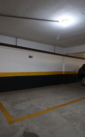 Apartamento à venda com 136m², 2 quartos e 3 vagasÁrea Comum - Estacionamento