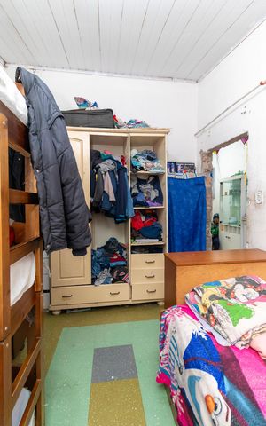 Casa à venda com 200m², 7 quartos e 2 vagas Casa à venda com 200m², 7 quartos e 2 vagasCasa 03 - Quarto 1