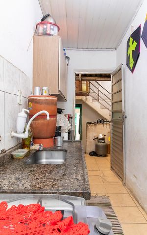 Casa à venda com 200m², 7 quartos e 2 vagas Casa à venda com 200m², 7 quartos e 2 vagasCasa 03 - Cozinha