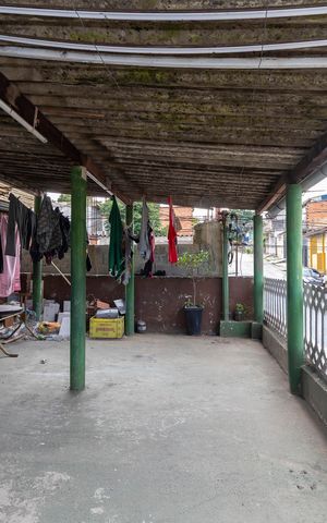 Casa à venda com 200m², 7 quartos e 2 vagas Casa à venda com 200m², 7 quartos e 2 vagasSacada