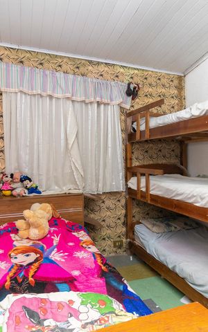 Casa à venda com 200m², 7 quartos e 2 vagas Casa à venda com 200m², 7 quartos e 2 vagasCasa 03 - Quarto 1