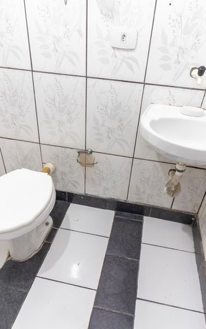 Casa à venda com 200m², 7 quartos e 2 vagas Casa à venda com 200m², 7 quartos e 2 vagasCasa 02 - Banheiro