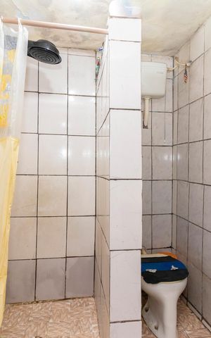 Casa à venda com 200m², 7 quartos e 2 vagas Casa à venda com 200m², 7 quartos e 2 vagasCasa 03 - Banheiro