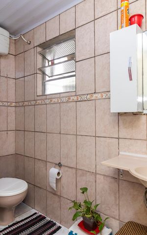 Casa à venda com 200m², 7 quartos e 2 vagas Casa à venda com 200m², 7 quartos e 2 vagasCasa 01 - Banheiro