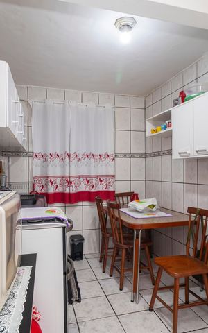 Casa à venda com 200m², 7 quartos e 2 vagas Casa à venda com 200m², 7 quartos e 2 vagasCasa 01 - Cozinha