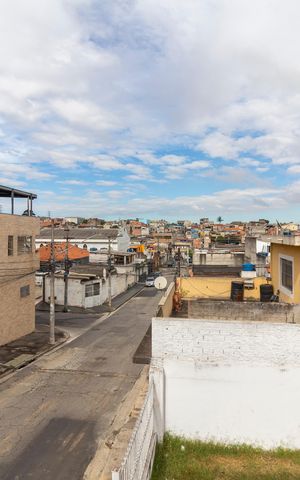 Casa à venda com 200m², 7 quartos e 2 vagas Casa à venda com 200m², 7 quartos e 2 vagasSacada