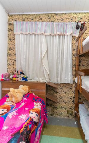 Casa à venda com 200m², 7 quartos e 2 vagas Casa à venda com 200m², 7 quartos e 2 vagasCasa 03 - Quarto 1