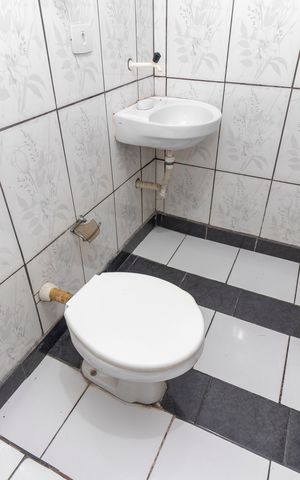 Casa à venda com 200m², 7 quartos e 2 vagas Casa à venda com 200m², 7 quartos e 2 vagasCasa 02 - Banheiro