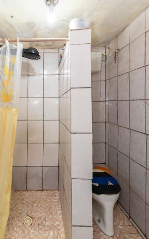 Casa à venda com 200m², 7 quartos e 2 vagas Casa à venda com 200m², 7 quartos e 2 vagasCasa 03 - Banheiro