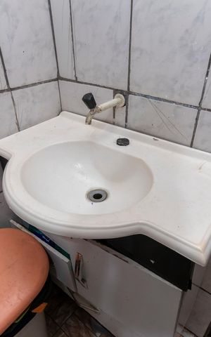 Casa à venda com 200m², 7 quartos e 2 vagas Casa à venda com 200m², 7 quartos e 2 vagasCasa 03 - Banheiro