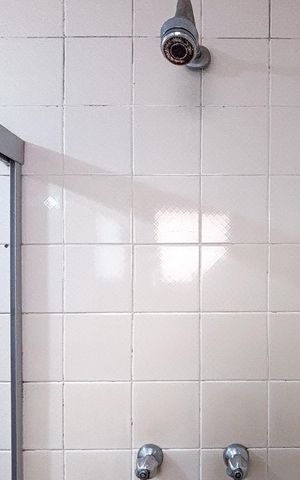 Apartamento para alugar com 40m², 1 quarto e 1 vaga Apartamento para alugar com 40m², 1 quarto e 1 vagaBanheiro da Suíte